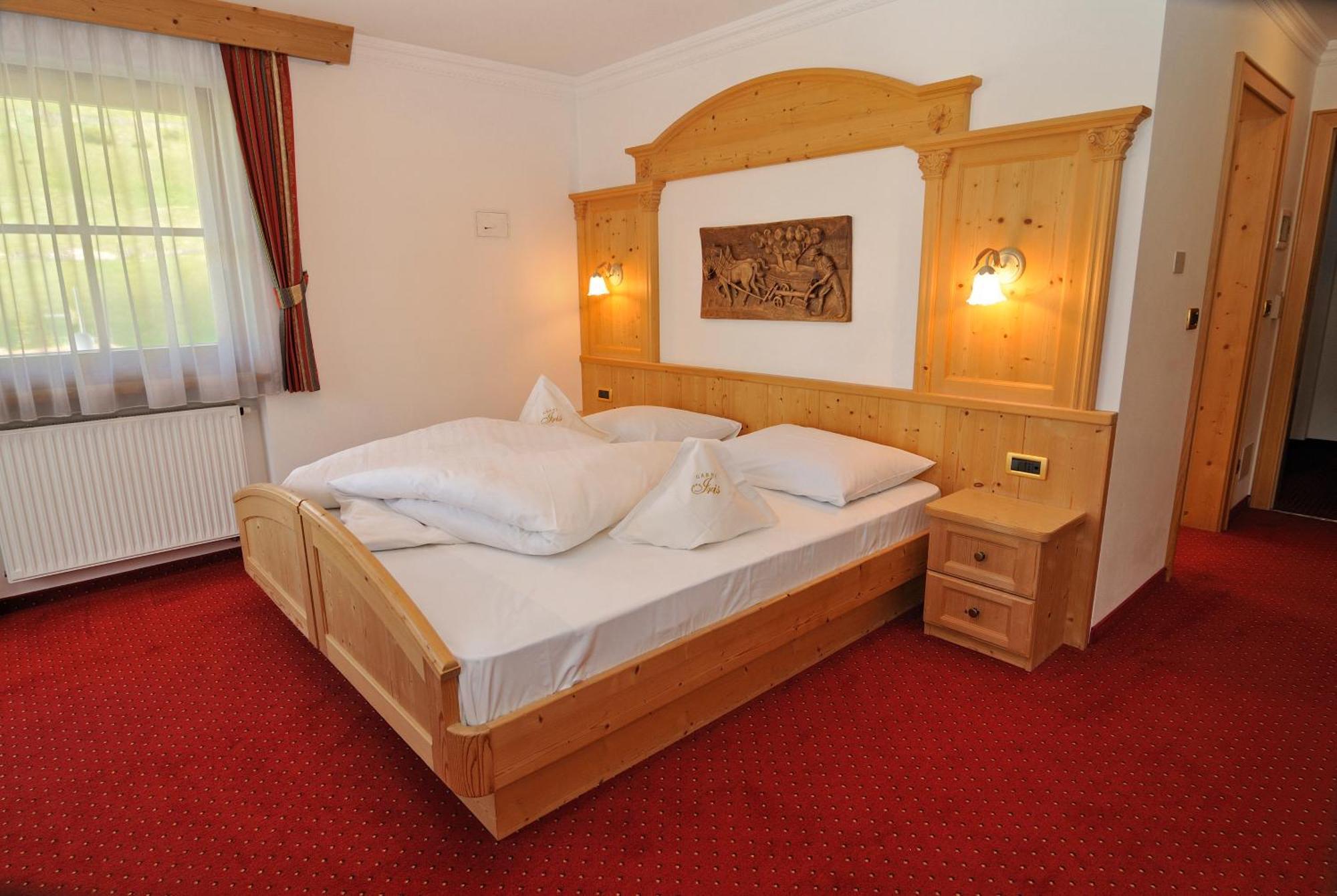 Garni Hotel Iris Selva di Val Gardena Exteriér fotografie